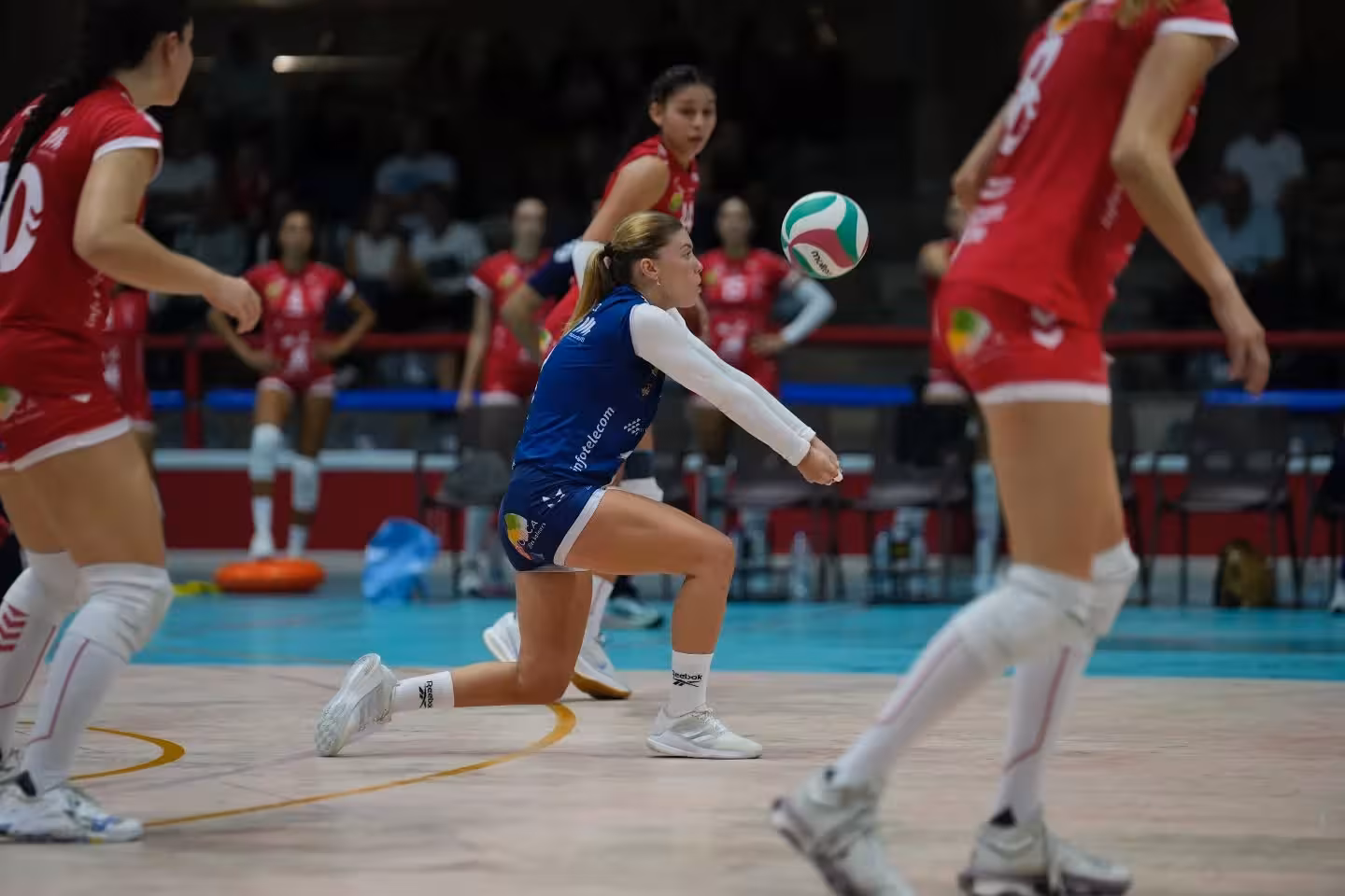 El Avarca de Menorca afronta una semana clave pendiente de la evolución de la líbero Patricia Rodríguez