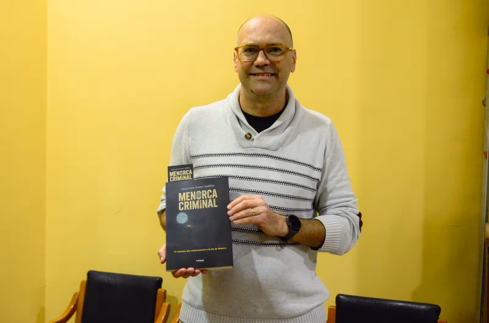 (Fotos) Juan Luís Gener Guillén publica "Menorca criminal", un libro con 15 crímenes reales ocurridos en la isla