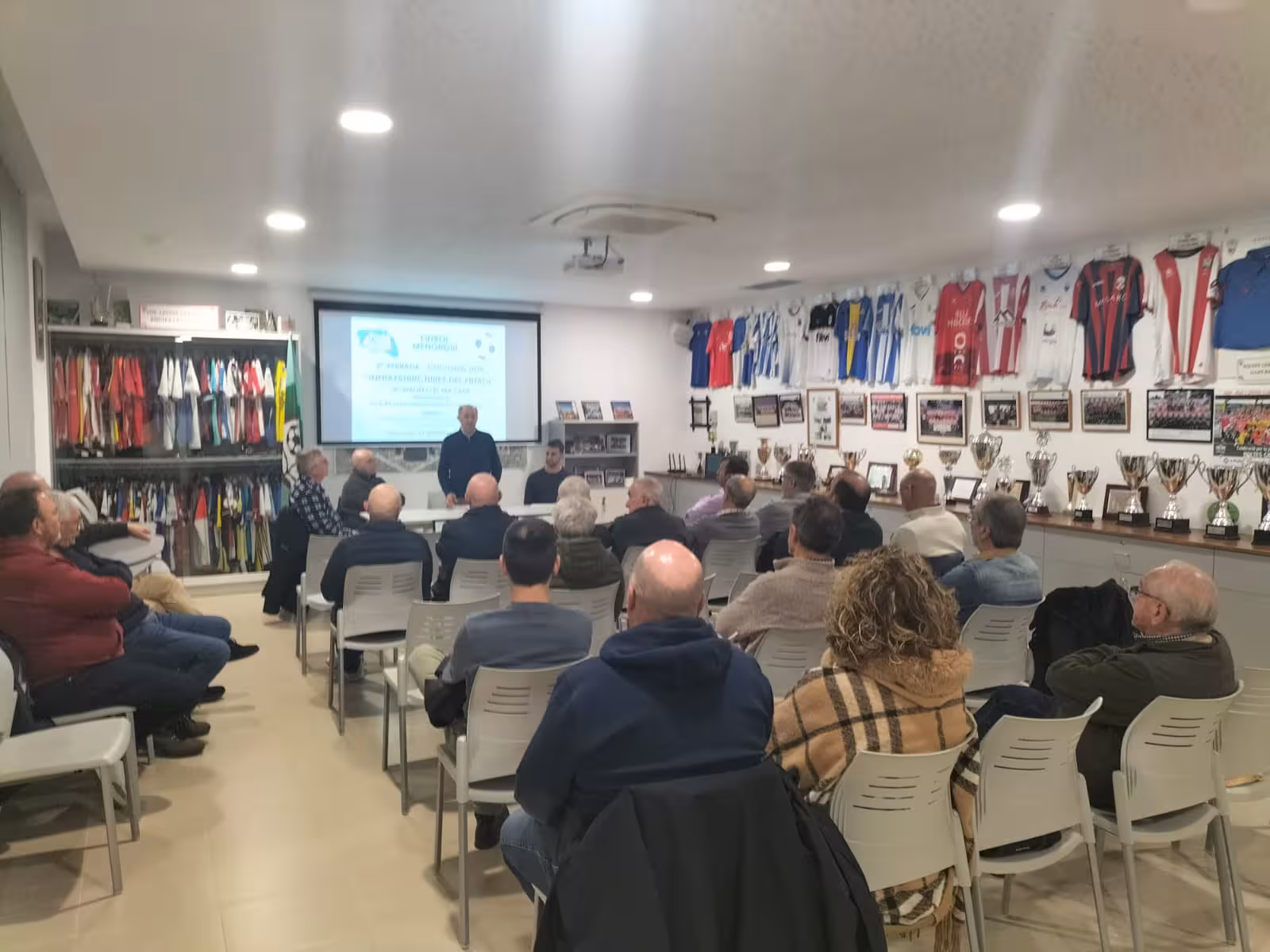 El fútbol menorquín precisa de un plan insular de infraestructuras ante su crecimiento