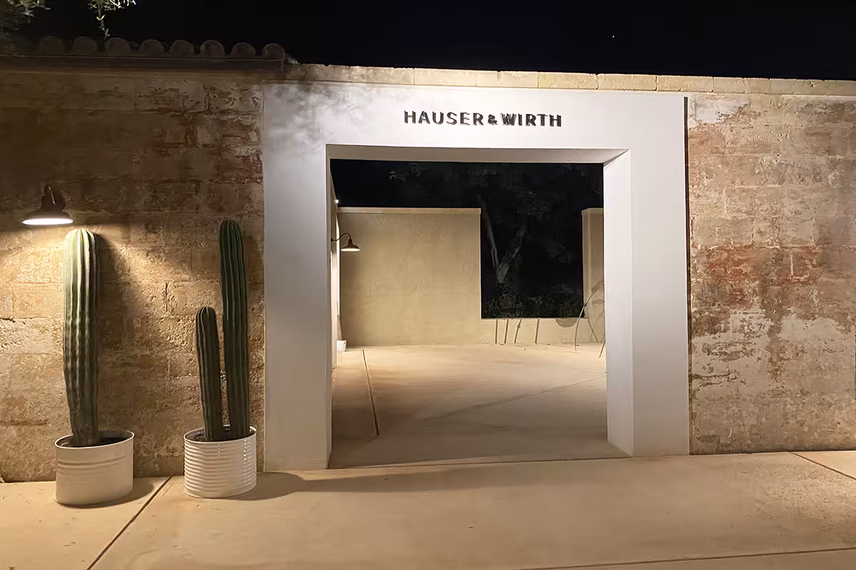 Hauser & Wirth Menorca revoluciona la temporada 2026 con Martin Creed y una gran muestra colectiva de Rashid Johnson