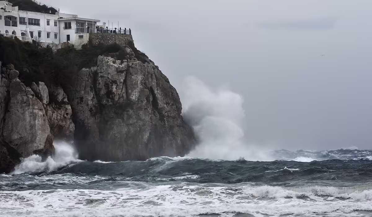 El mal tiempo mantiene cerrados los puertos de Ciutadella y Maó