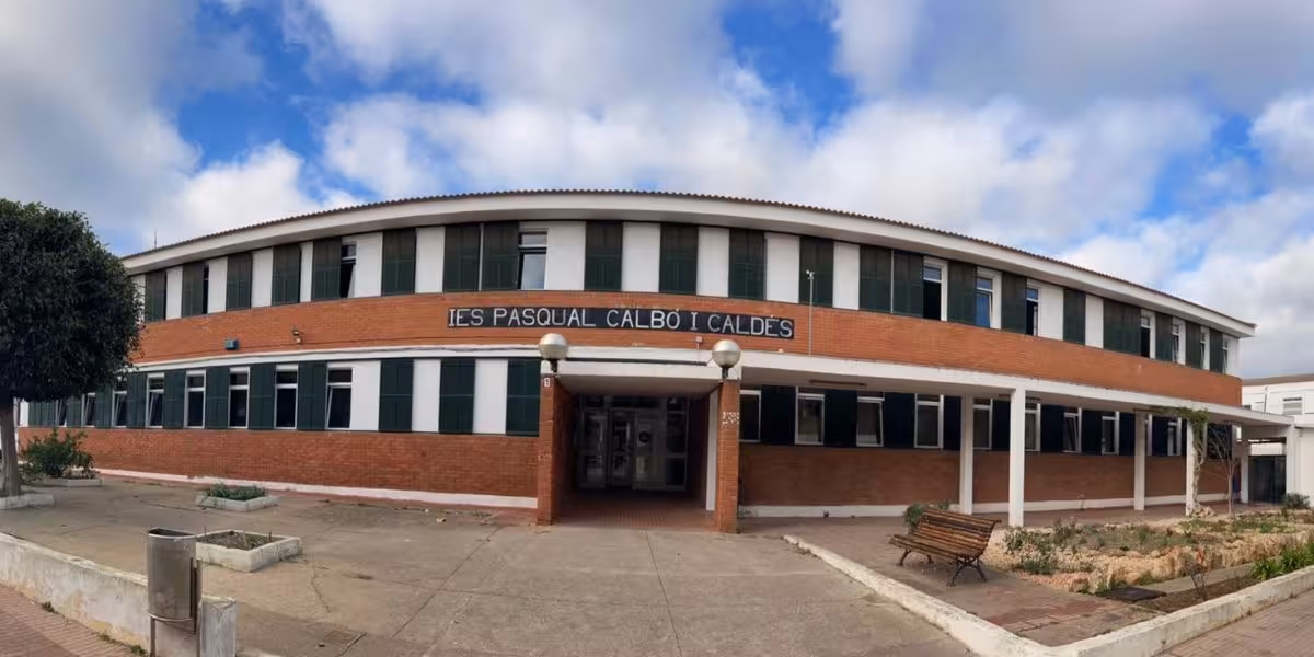 Licitan los proyectos para mejorar la climatización de dos centros educativos de Menorca