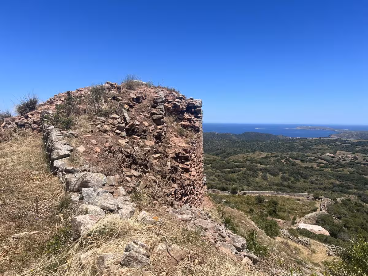 El Consell de Menorca invierte más de 223.000 euros en la conservación y prevención de incendios del Castell de Santa Àgueda