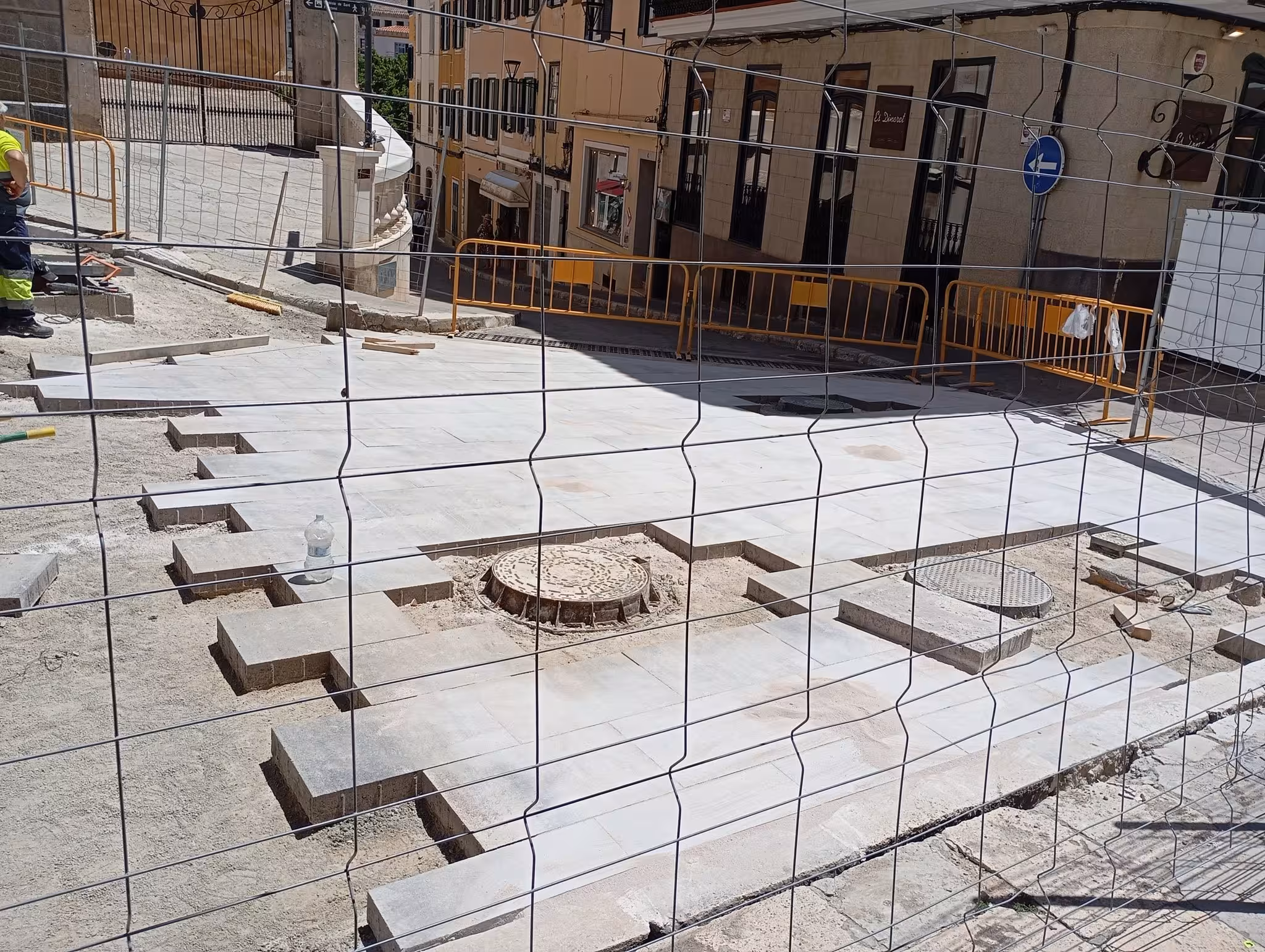 Ara Maó cuestiona las obras de la Plaça Constitució y pide explicaciones al Ayuntamiento de Maó