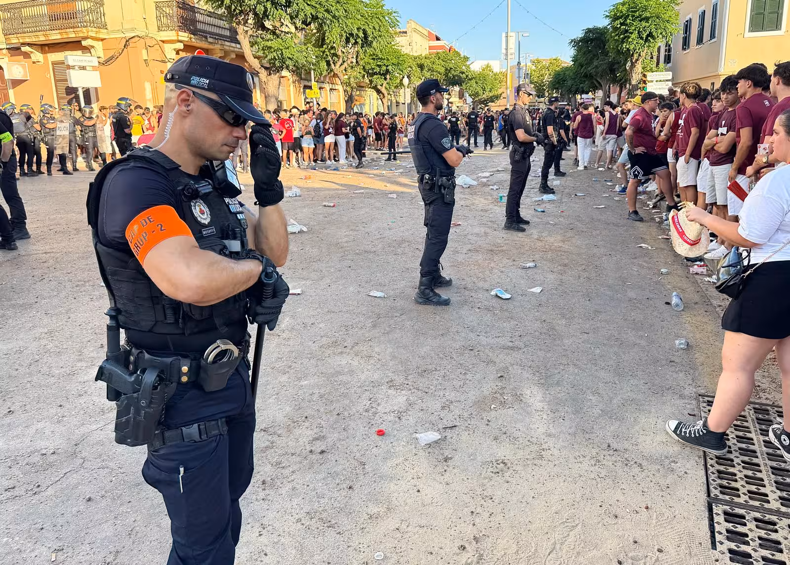 (Vídeos y fotos) Una pelea obliga a intervenir a la policia en ses avellanes