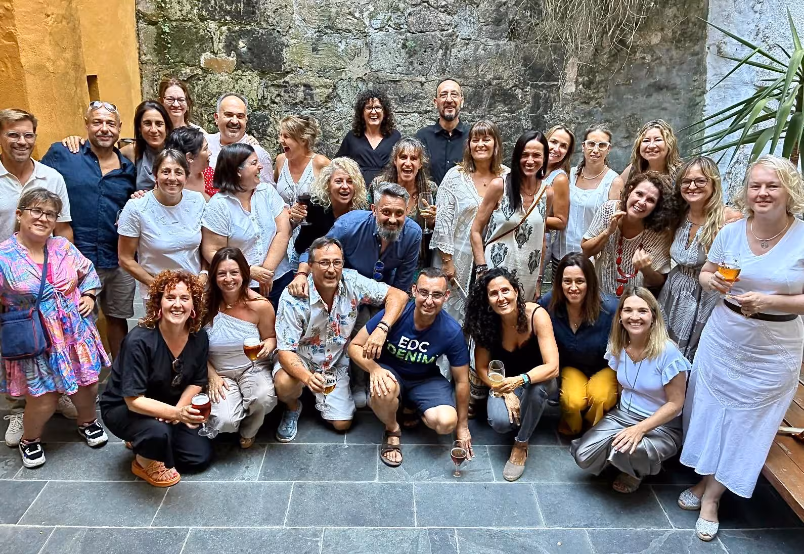 Los exalumnos de la quinta de 1976 del Colegio San José se reencuentran en Maó para celebrar sus 50 años