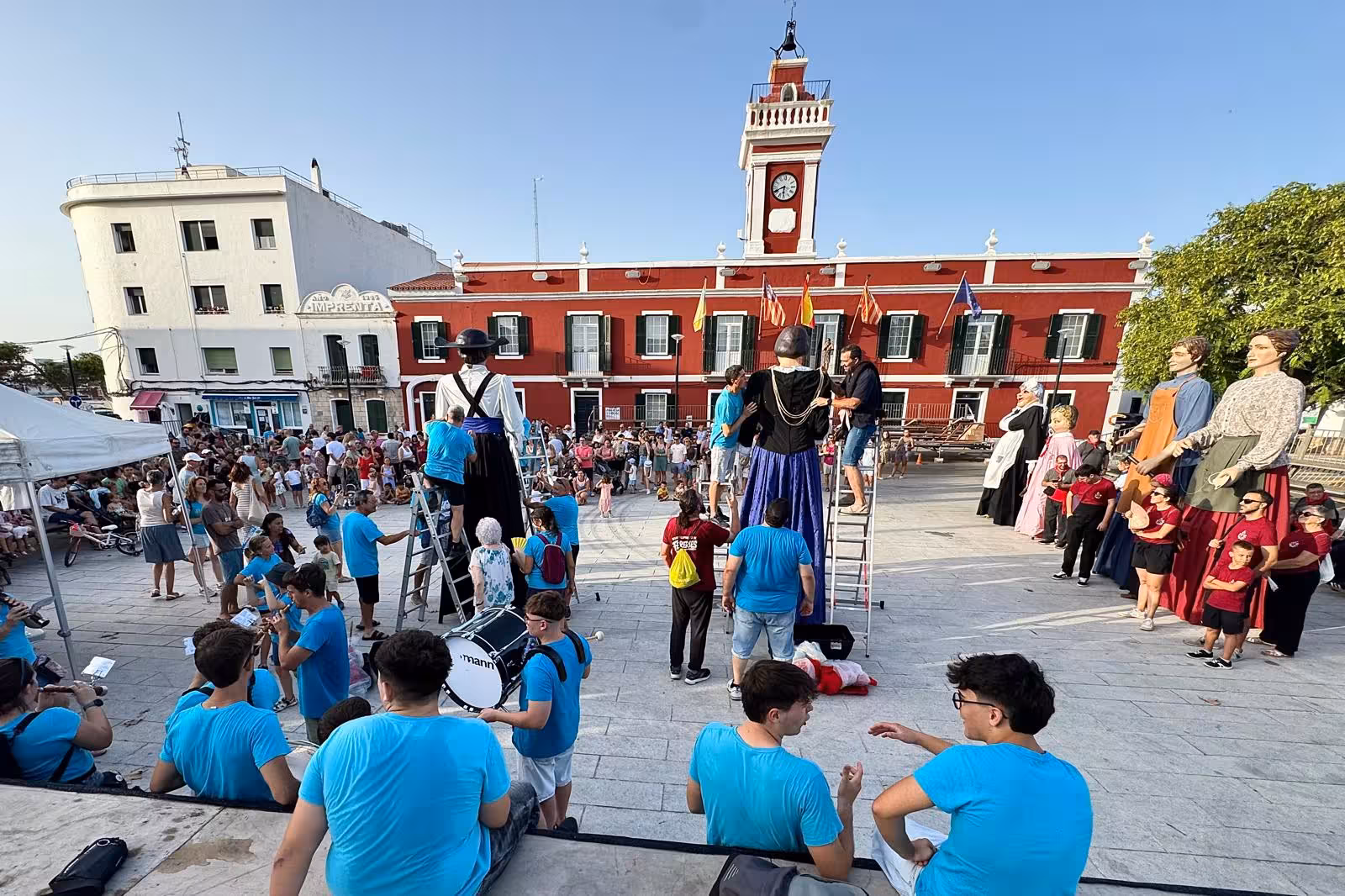 (Fotos) Tarde de gegants y xocolatada en Es Castell