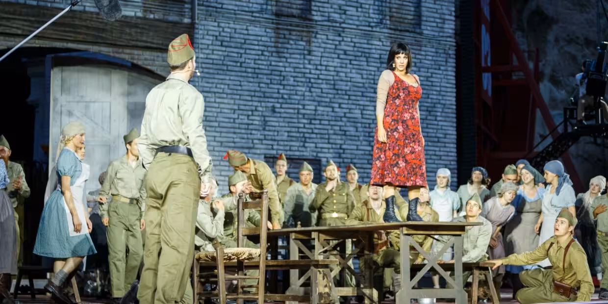"Carmen" llega a Maó con una espectacular versión ambientada en el Hollywood de los años 50