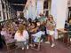 (Vídeo) Un improvisado ‘toc de fabiol’ anima el ambiente en el Mercat des Peix