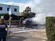 (Fotos) Un vehículo queda totalmente calcinado tras incendiarse en Addaia