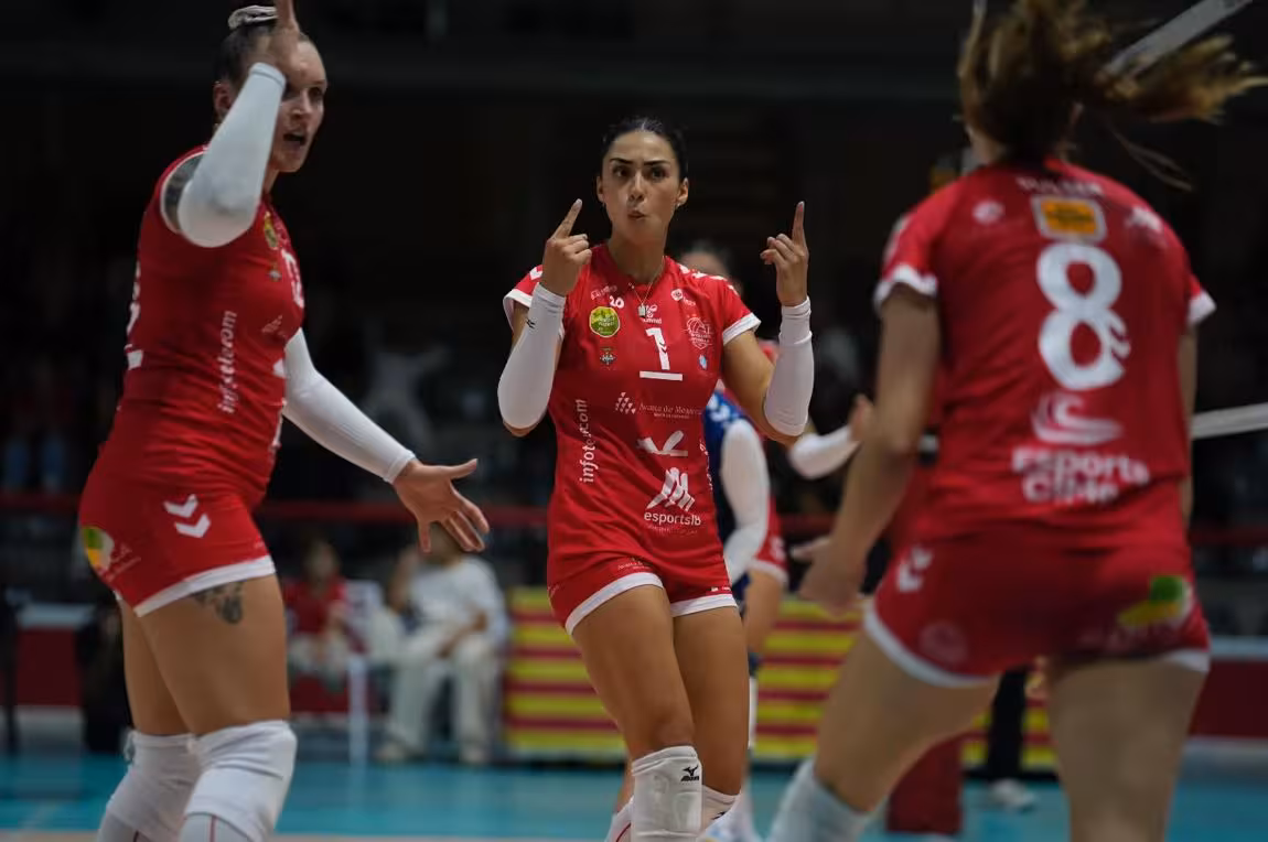 Ivone Martínez y Laura Pascua en el siete ideal de la LIga Iberdrola