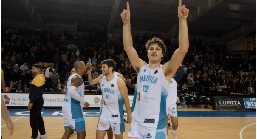 Diego Alderete, una temporada más en el Hestia  Menorca