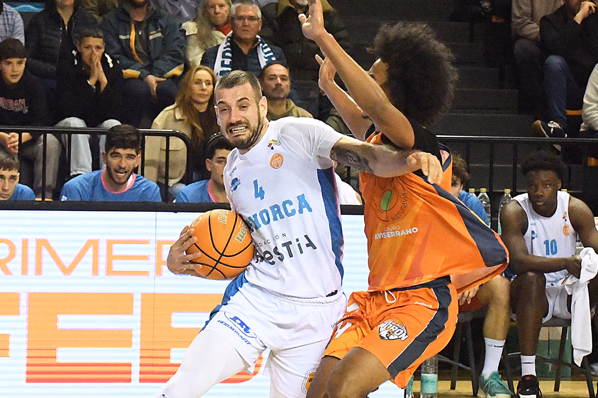 Duelo de urgencias entre el Hestia Menorca y el Zamora