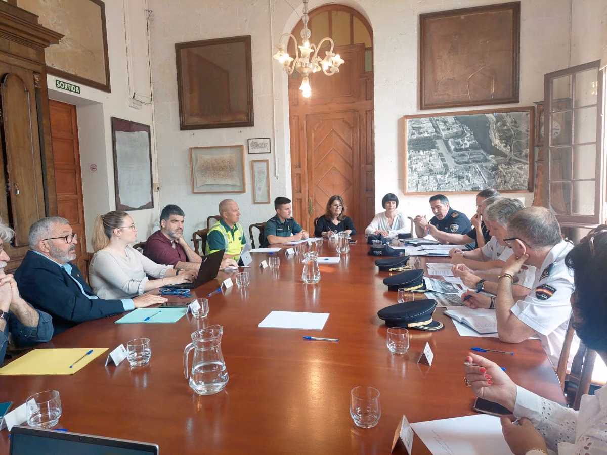 Cerca de 130 policías locales velarán por la seguridad en las fiestas de Sant Joan 2023