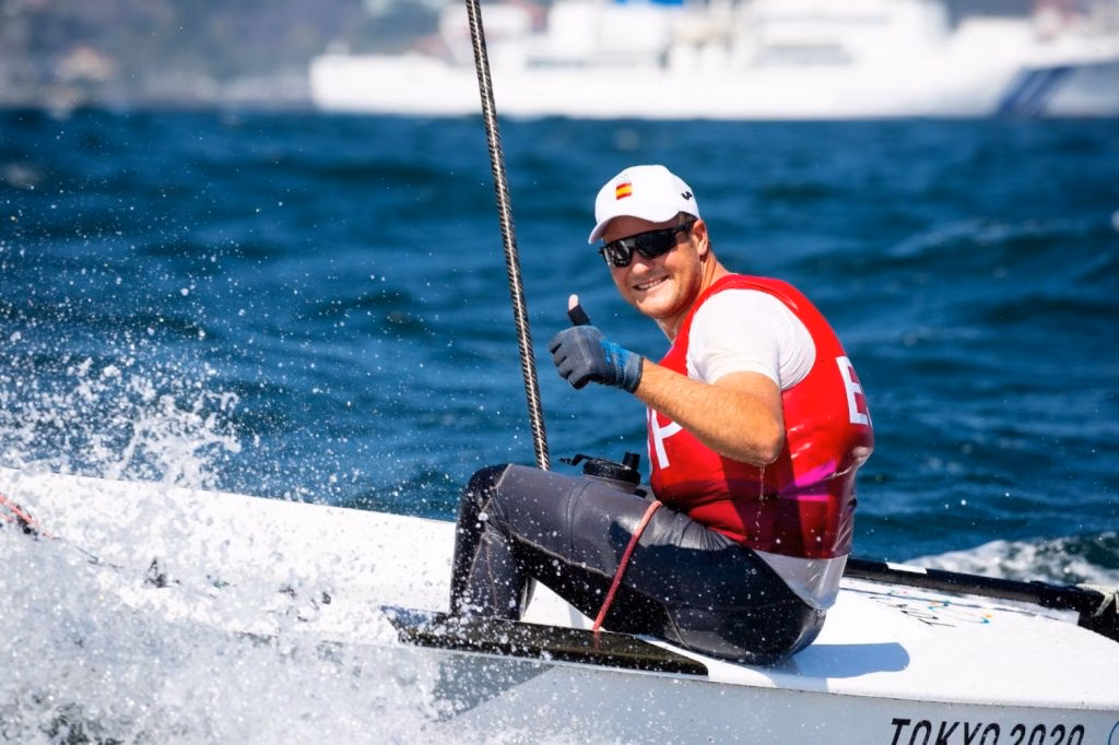 El menorquín Joan Cardona, bronce en Tokio, renuncia "en desacuerdo con la Federación de Vela"