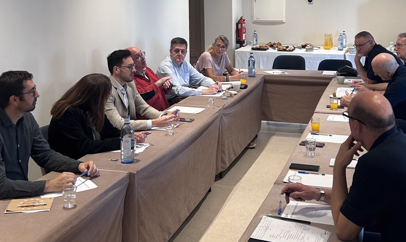 Menorca exhibe unidad política ante la delegación IGA