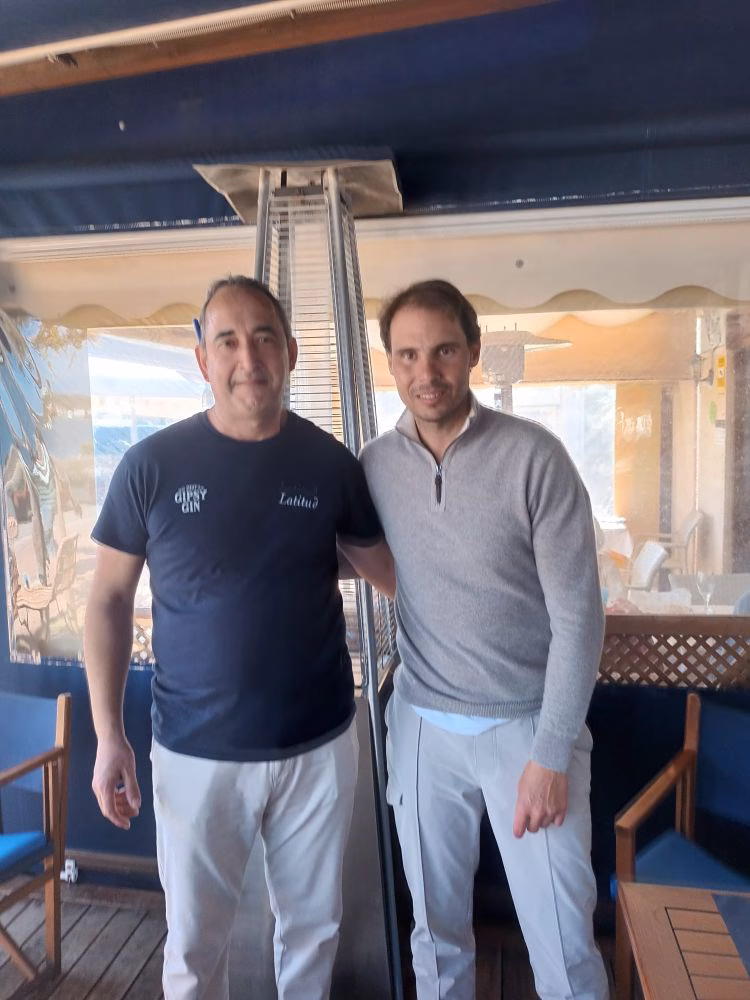 Rafa Nadal disfruta de Menorca