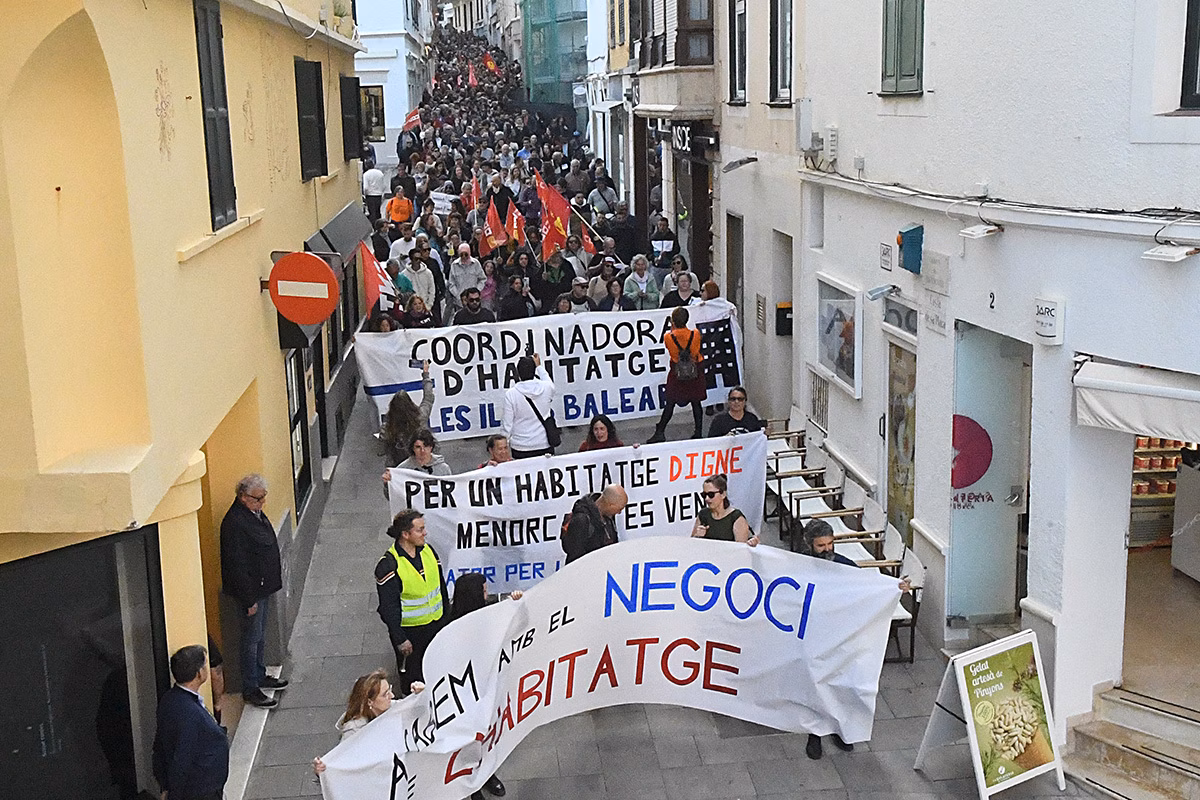 (Fotos) Menorca pide acabar con el negocio de la vivienda