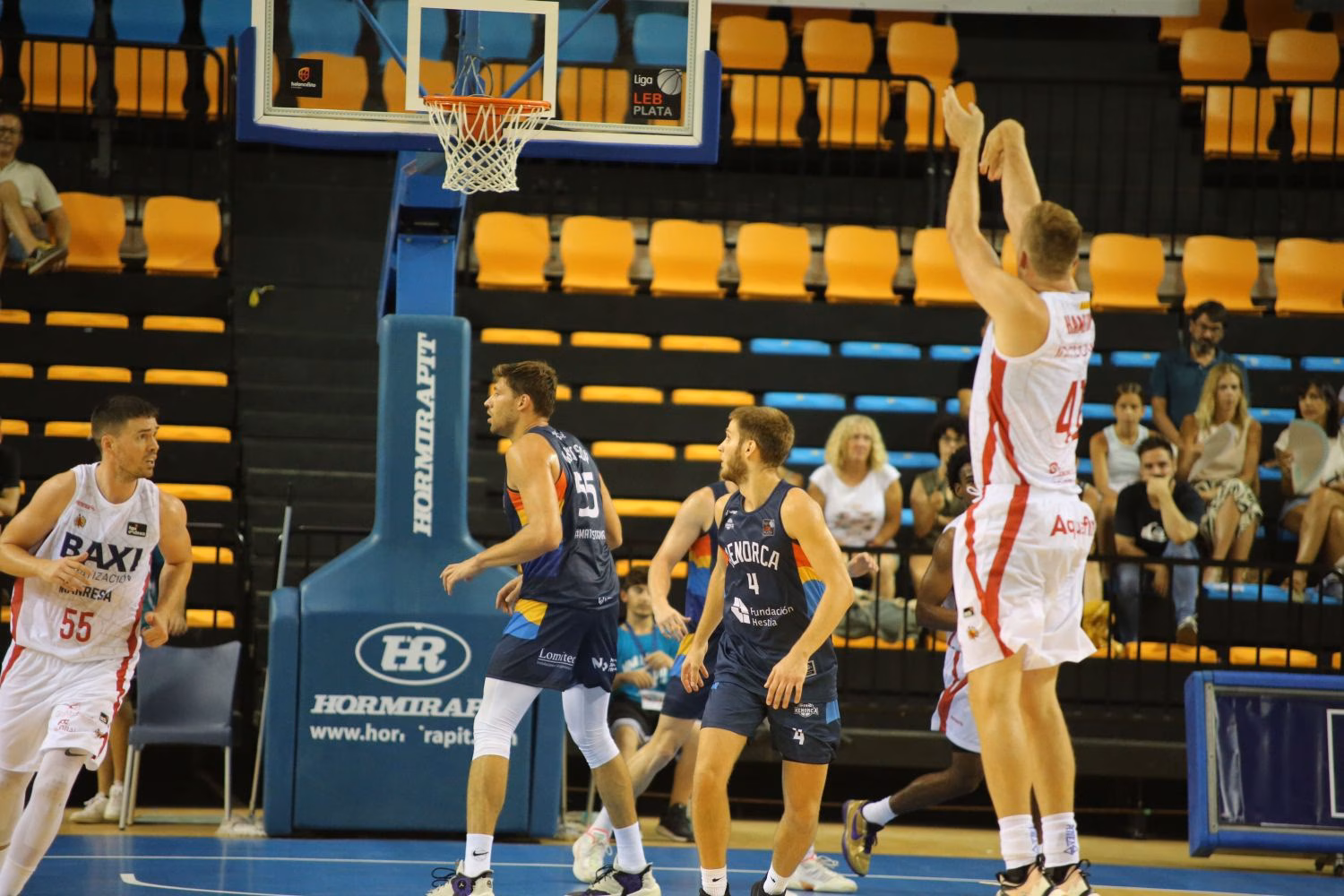 Un Hestia luchador no puede con un Baxi Manresa que demostró su categoría