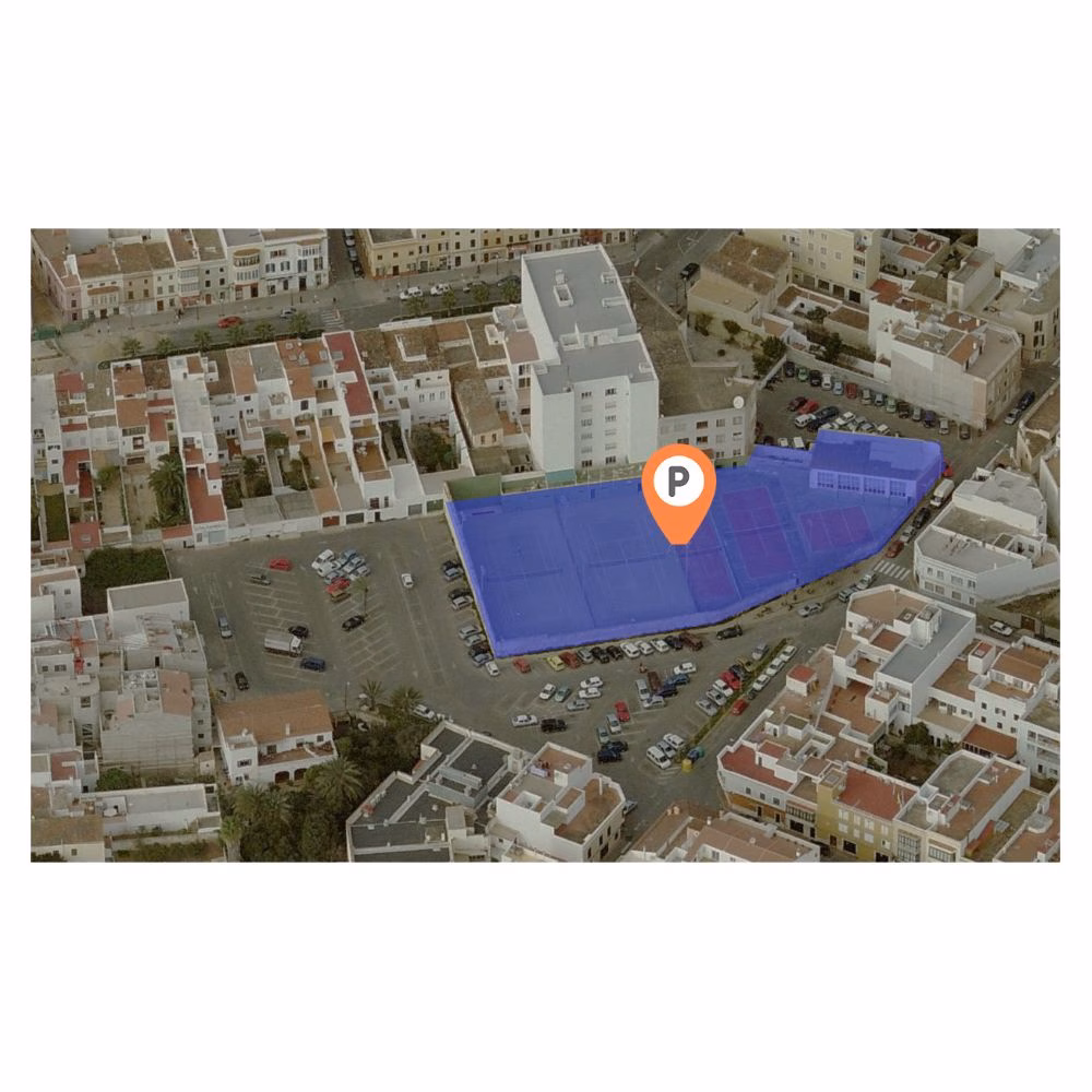 Derribo de las pistas de tenis del OAR y reordenación de la plaza de la Pau en Ciutadella