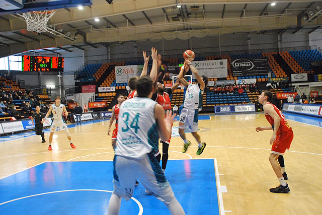 El Hestia Menorca asalta la cuarta plaza tras la victoria ante un digno Villarrobledo