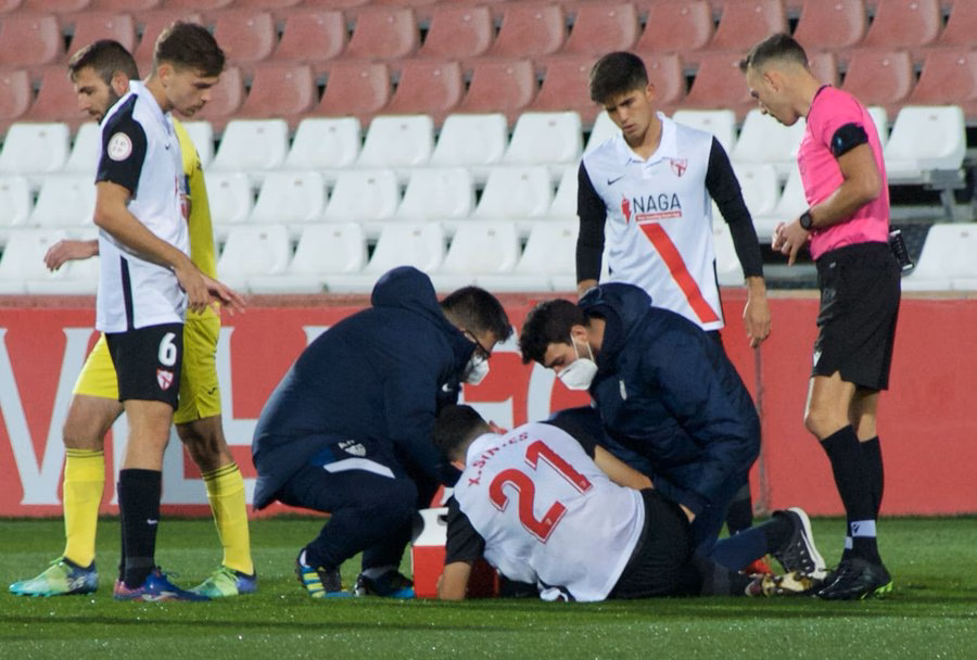 El futbolista mahonés Xavi Sintes dice adiós a la temporada