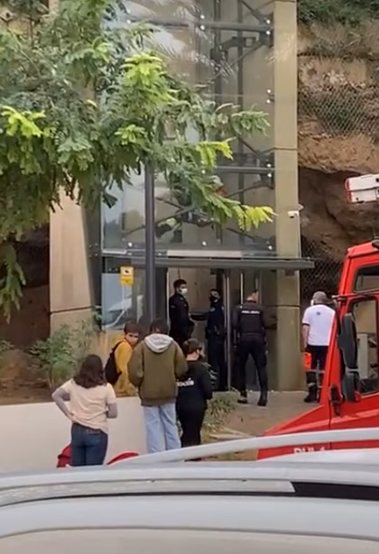 (Vídeo) Rescatan a cuatro jóvenes atrapados en el ascensor de Maó