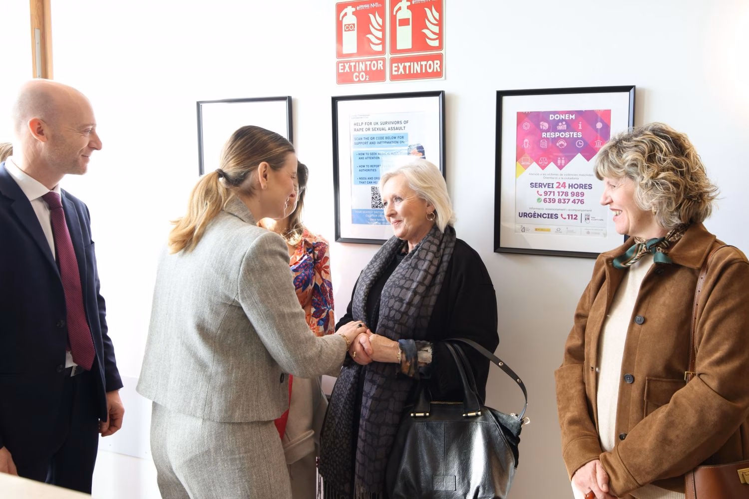 (Fotos) Prohens visita el Centro de Crisis de Maó