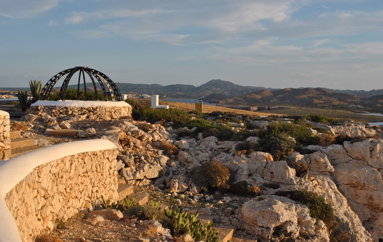 (Última hora) Localizada en el faro de Cavalleria en buen estado la mujer desaparecida