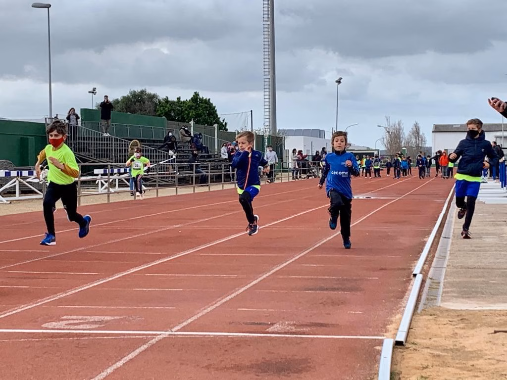 (Fotos) El viento condiciona las marcas en el control de pista de Maó