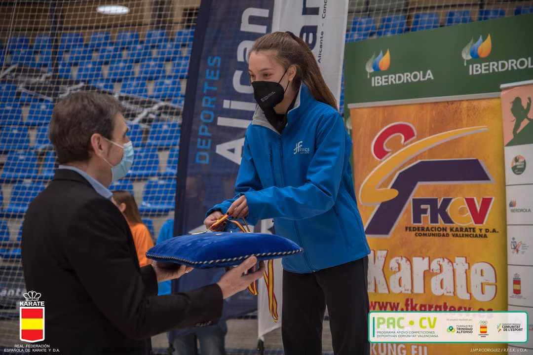 (Fotos) Queralt Capó, plata en la Liga Nacional de karate