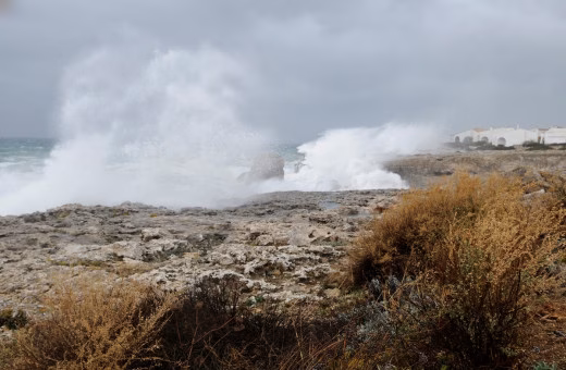Cierran el puerto de Ciutadella por el fuerte viento