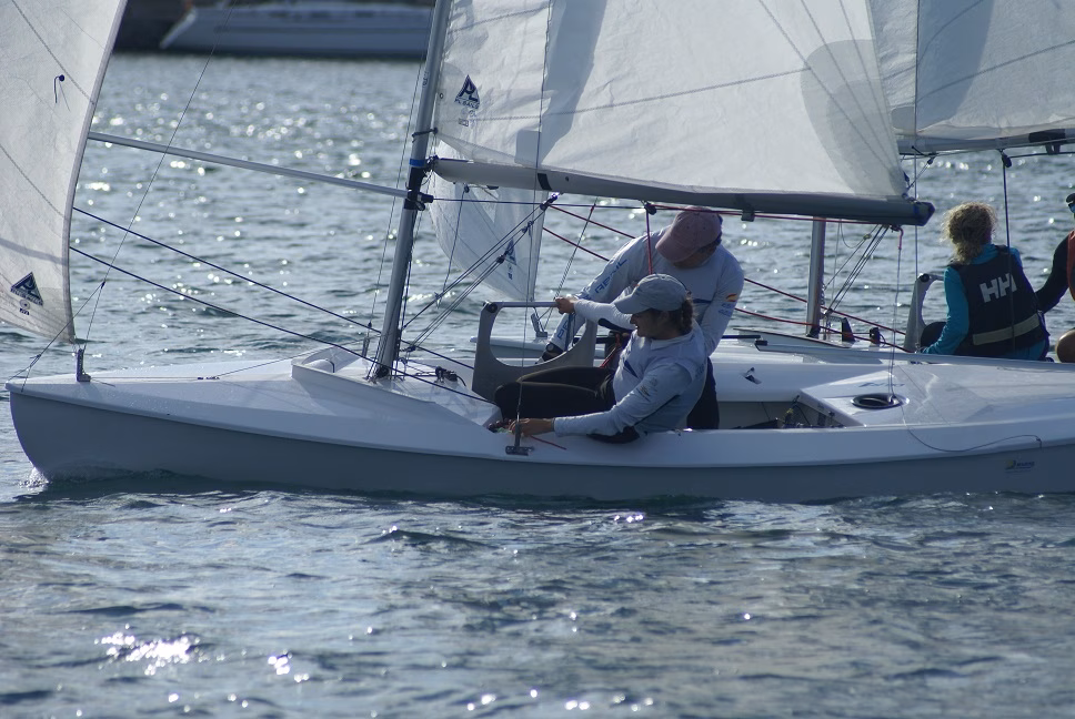 (La foto) Sara Franceschi y Damián Borrás, campeones de Menorca de Snipe