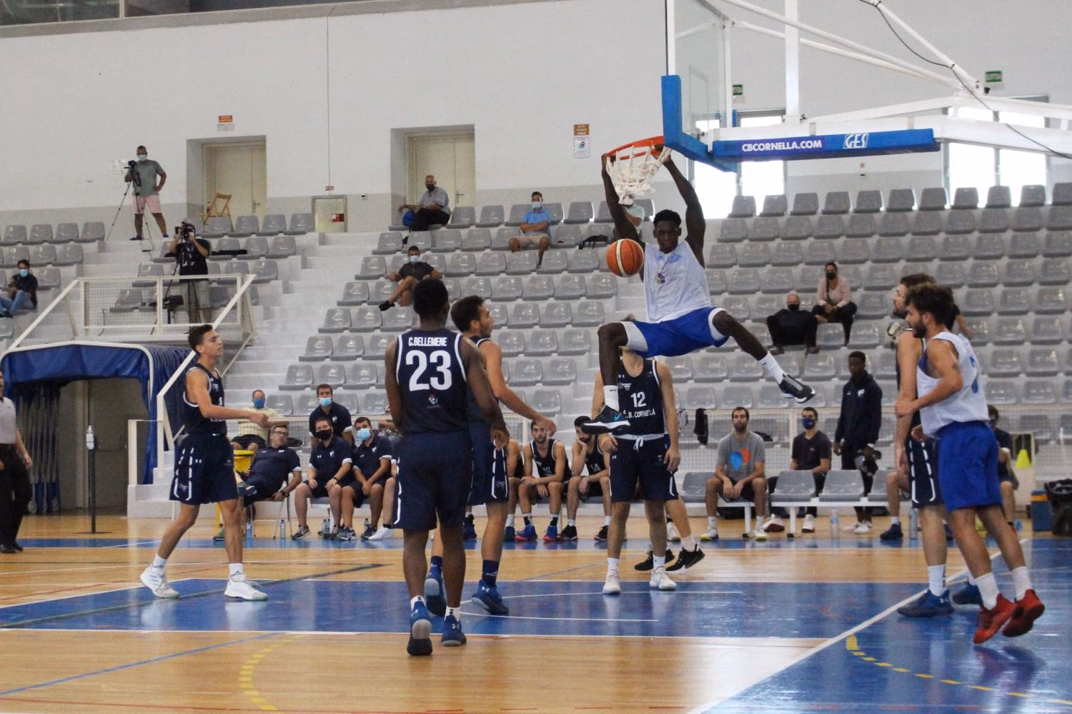 (Fotos) Ilusionante estreno del Hestia Menorca