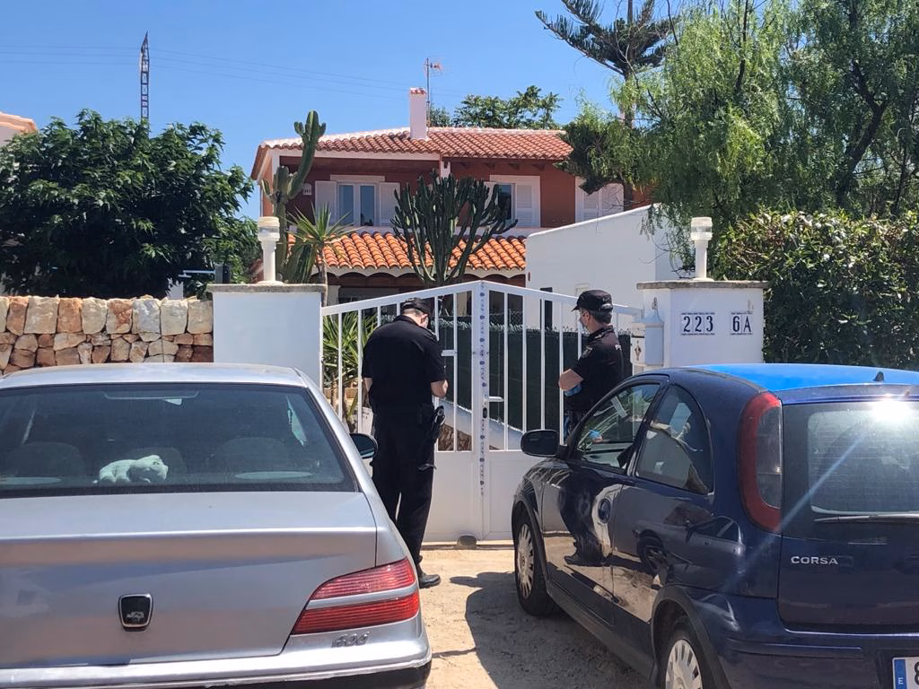 (Ampliación con fotos) Detenido un joven por matar a su madre y herir a su padre