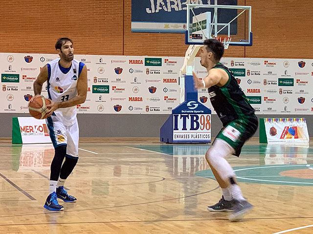 Alberto Corbacho seguirá un año más con el Hestia