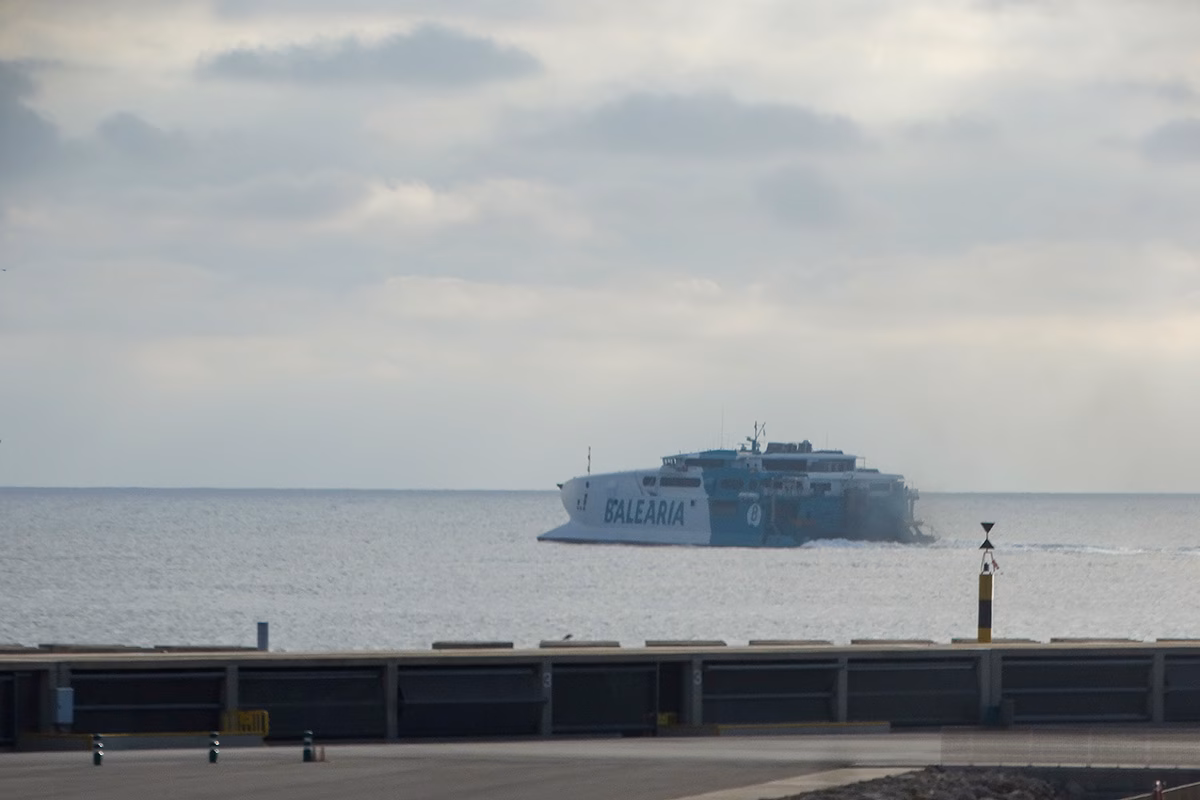 El puerto de Ciutadella reabre y Menorca deja de estar incomunicada por mar