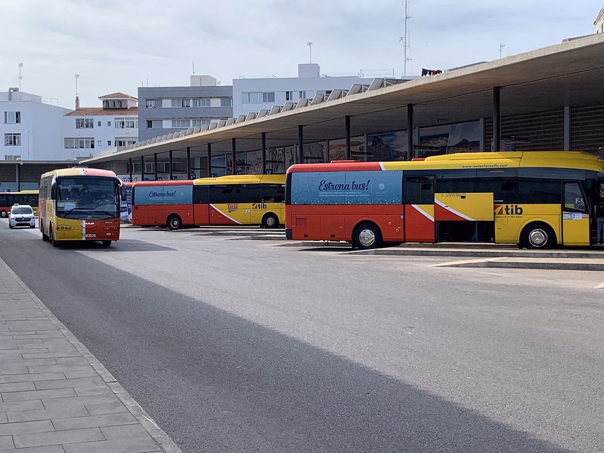 El Consell de Menorca aprobará el lunes las futuras líneas de transporte por carretera