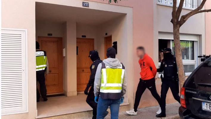 Golpe policial a los United Tribuns: drogas, prostíbulos y peleas