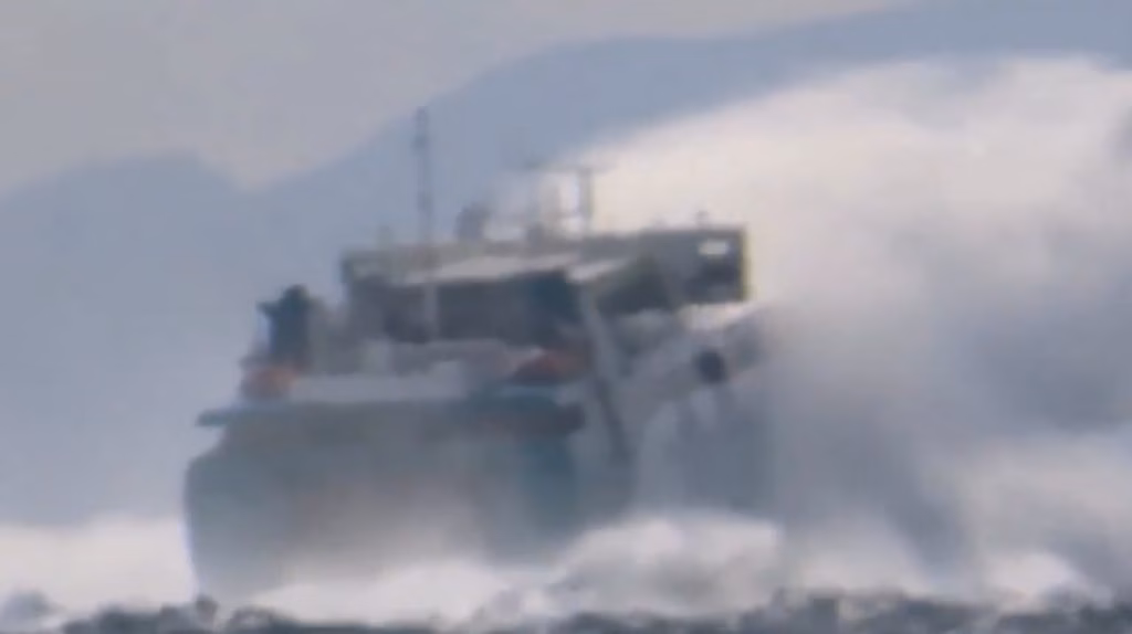 Cierra el puerto de Ciutadella