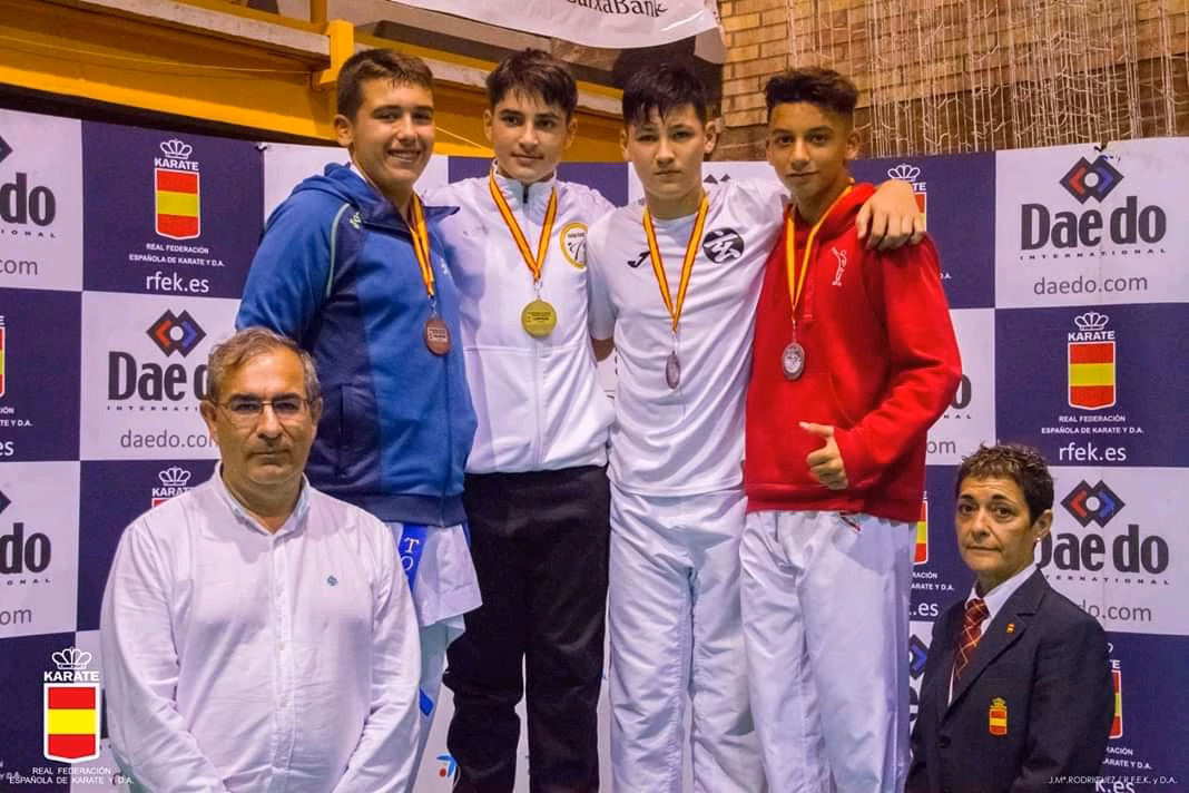 (La foto) Lucas Tobajas, plata en la Liga Nacional
