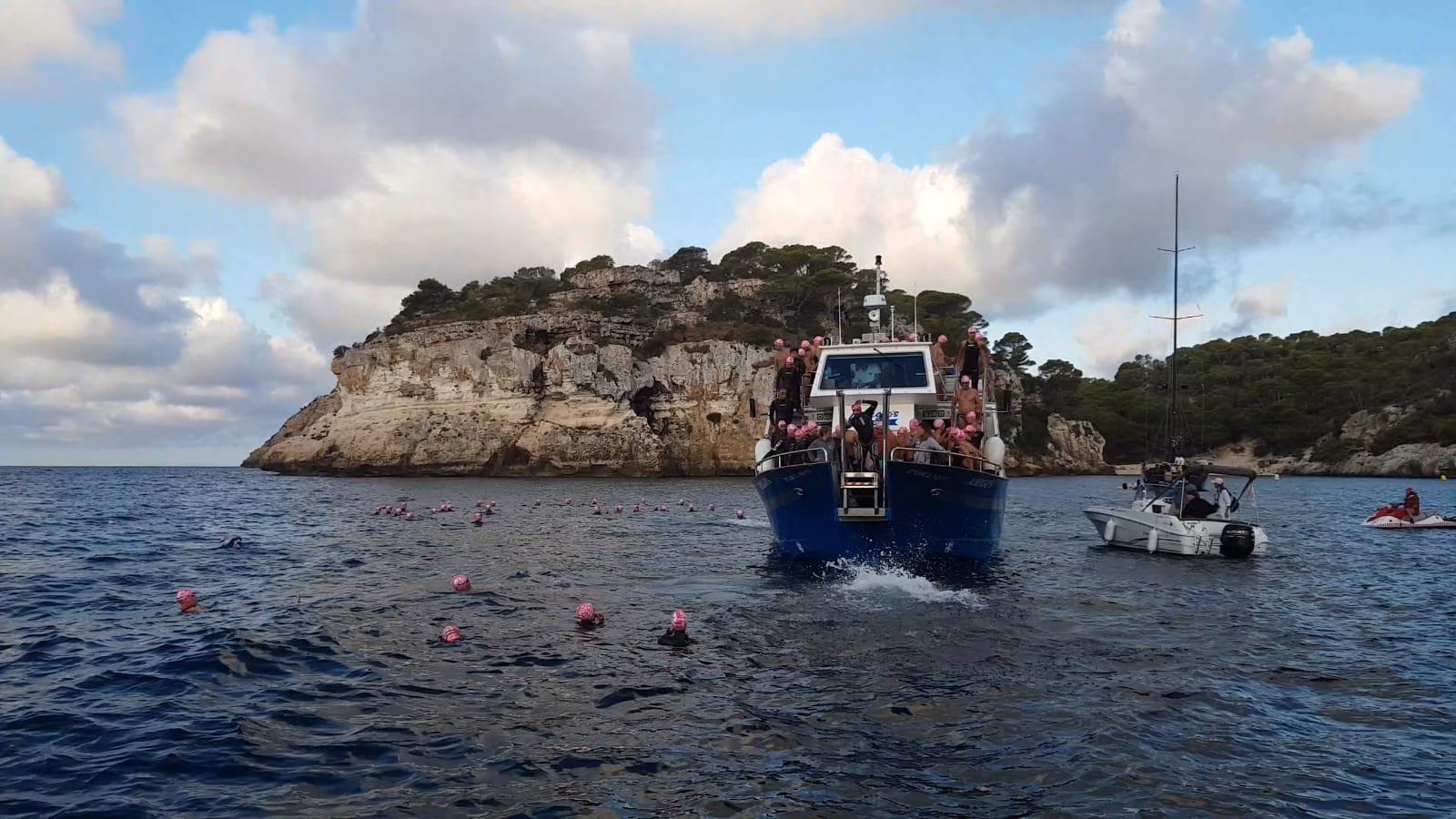 (Vídeo) Joshua Brown vuela en la Swim in Menorca