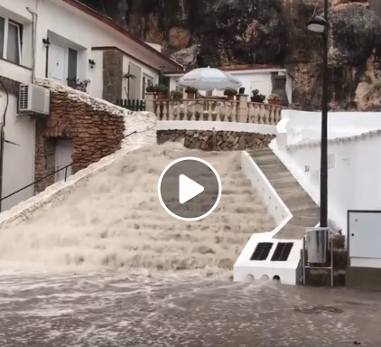 (Vídeo) Espectacular tromba de agua en Cala'n Porter