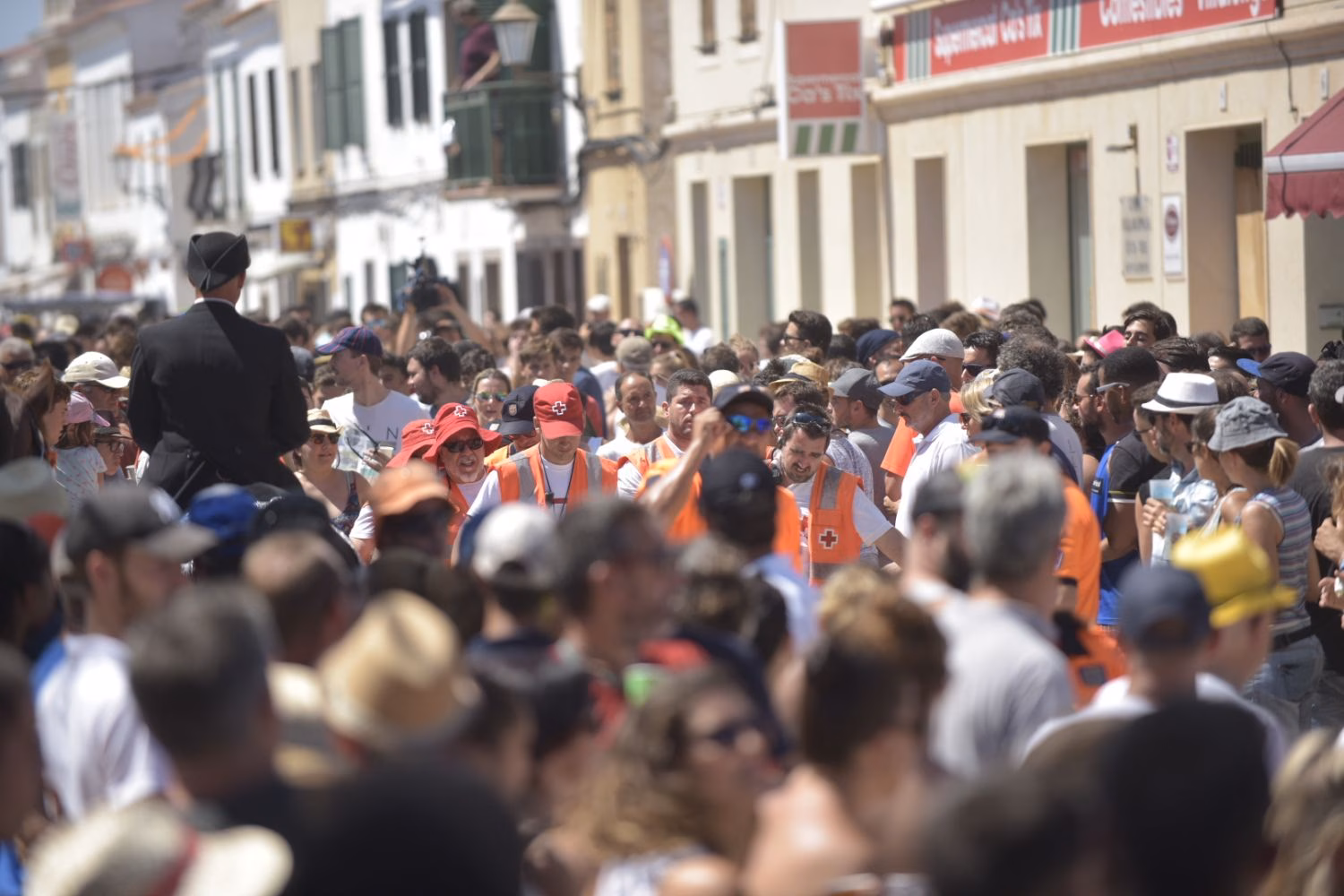 Continúa grave la mujer herida por un caballo en las fiestas de Sant Climent
