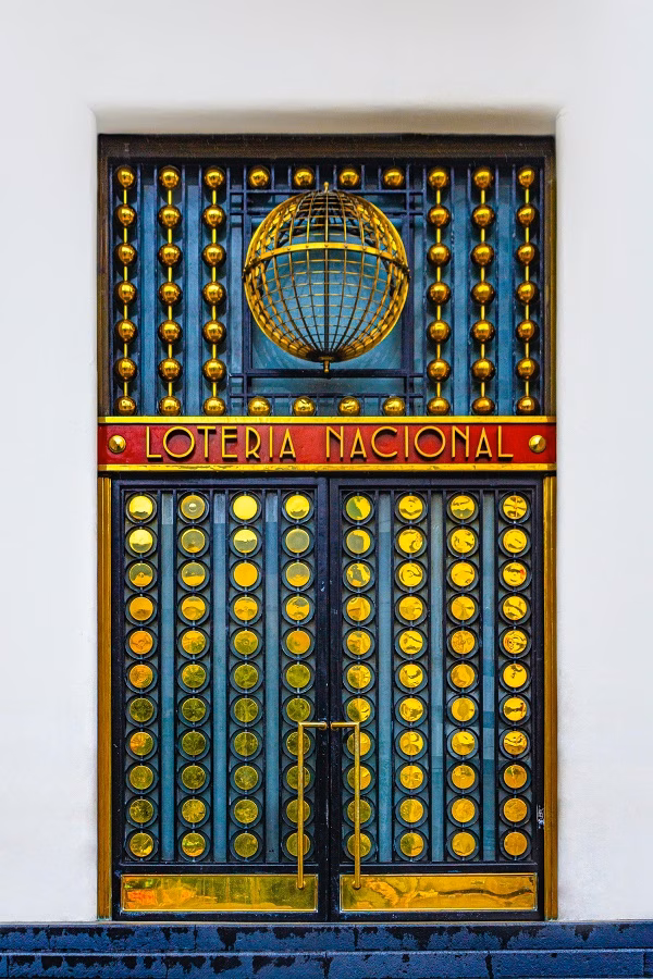 Aumenta ligeramente la venta de lotería de Navidad en Menorca