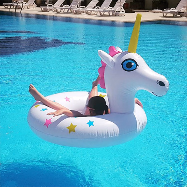 La OCU advierte: las colchonetas y figuras hinchables son un peligro para los niños