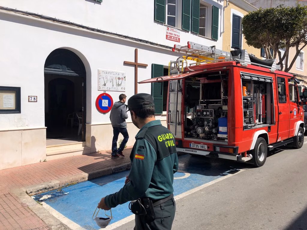 (Fotos) Incendio en la iglesia Evangélica de Es Castell
