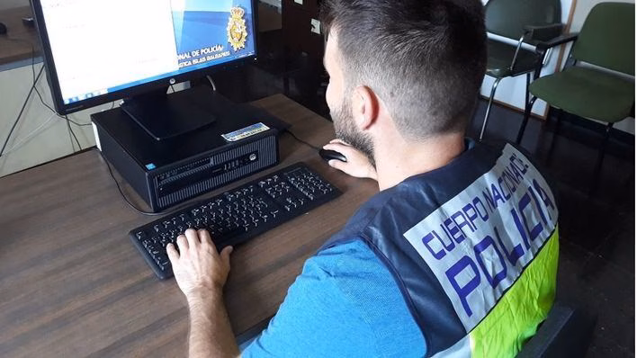 La Guardia Civil alerta de una campaña de mails para robar datos de tarjetas