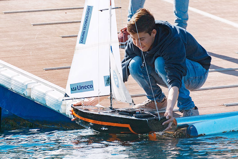 (Fotos) Vela de radio control para todos los públicos en Ciutadella