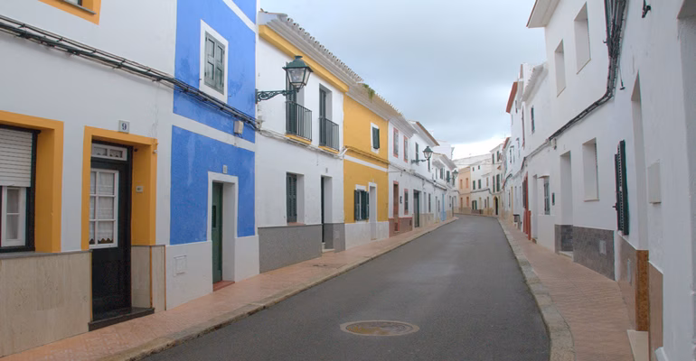 Vecinos de Es Migjorn, más de 7 horas sin luz por una avería